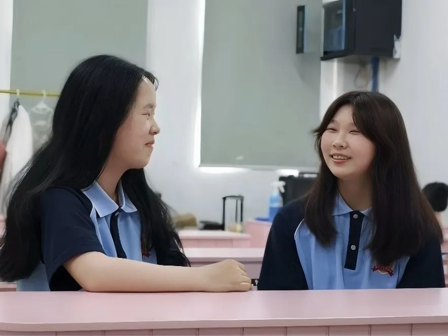【新生故事】好姐妹携手在武汉新华开启多彩专业之旅